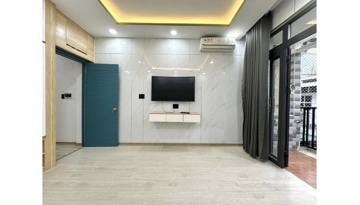 Bán Nhà Lê Văn Duyệt 60m2, 3 Tầng 5 PN Giáp Q1 Chỉ Hơn 5 Tỉ